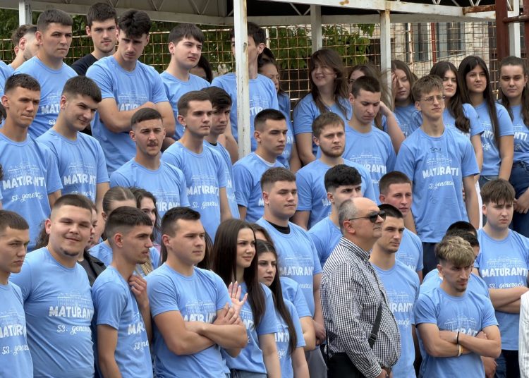 Maturanti SSŠ Široki Brijeg zajedničkim snagama kupili automobil obitelji u potrebi