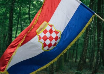 Incident u Žepču: Redari navijačima oduzeli zastavu Herceg-Bosne