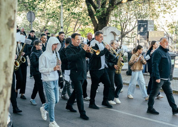 Širokobriježane probudila prvosvibanjska budnica