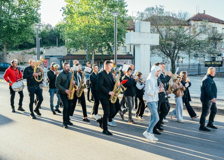 Širokobriježane probudila prvosvibanjska budnica