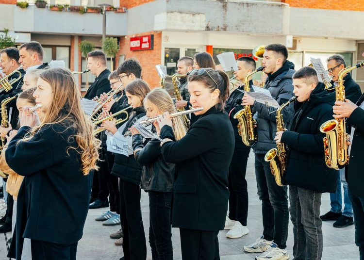 Širokobriježane probudila prvosvibanjska budnica
