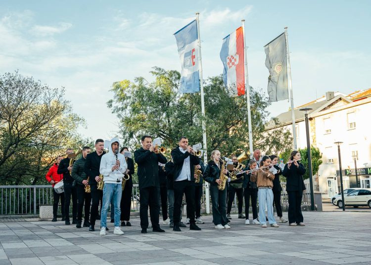 Širokobriježane probudila prvosvibanjska budnica