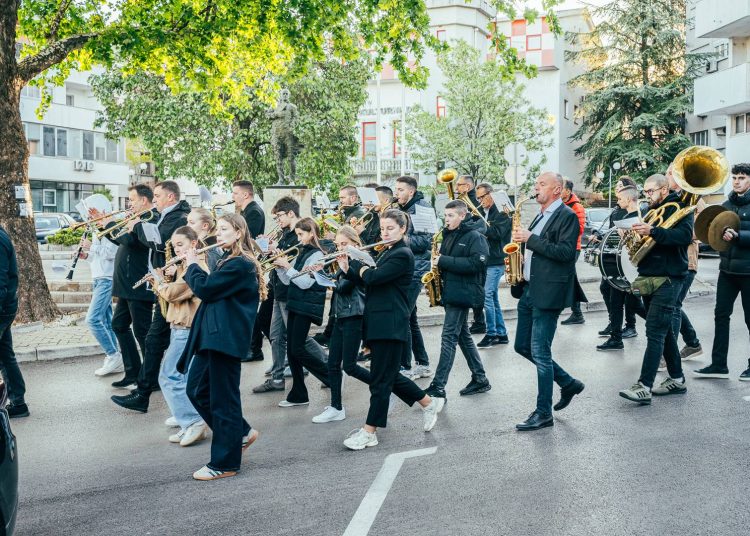 Širokobriježane probudila prvosvibanjska budnica