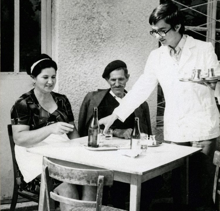 Iz prošlosti: Ispred gostione kod Bilinovca na Brigu 1970.