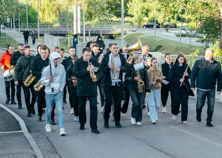 Širokobriježane probudila prvosvibanjska budnica
