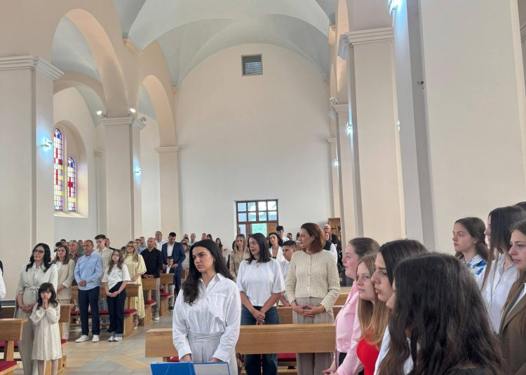 Prva sveta pričest u Župa sv. Male Terezije od Djeteta Isusa – Ledinac