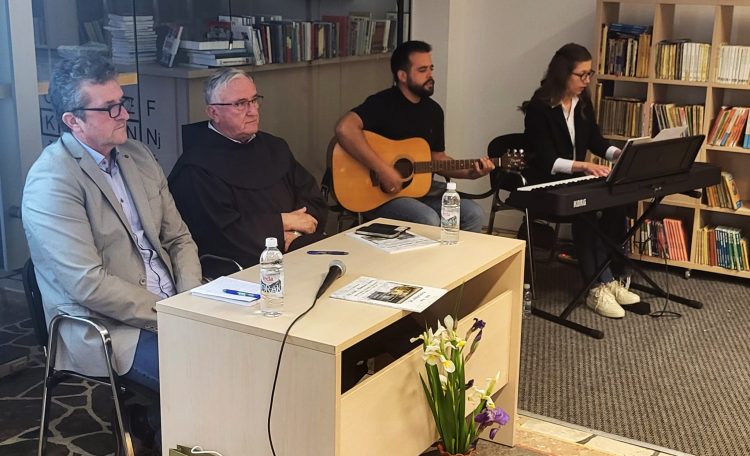 U Širokom Brijegu predstavljena knjiga fra Josipa Sopte o hrvatskim franjevcima u Argentini