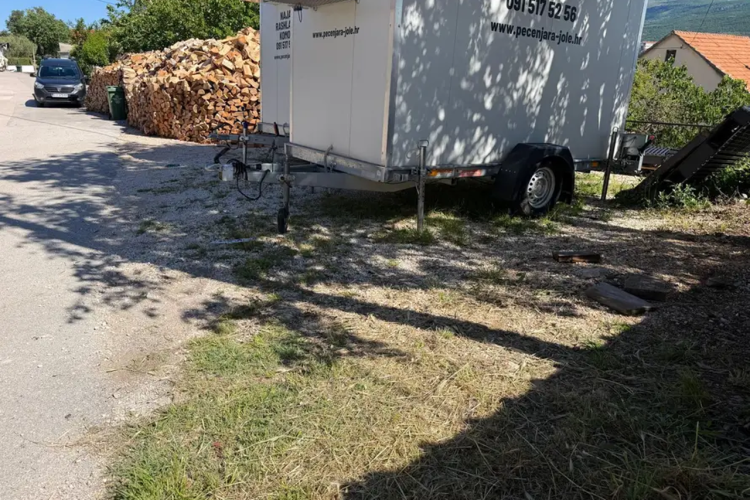 Otkriveno čime se služio ubojica iz Drniša da zavara pse tragače