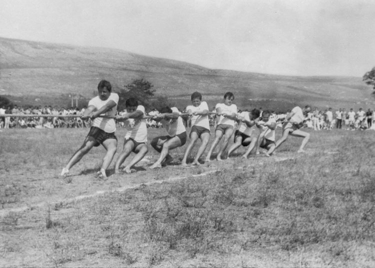 Iz prošlosti: Natjecanje u narodnim sportovima na Mostarskom blatu 1984. godine