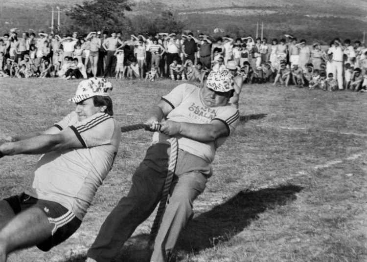 Iz prošlosti: Natjecanje u narodnim sportovima na Mostarskom blatu 1984. godine