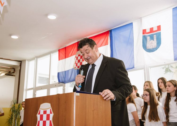 Dan škole u Biogracima obilježen svečanim programom i dodjelom priznanja