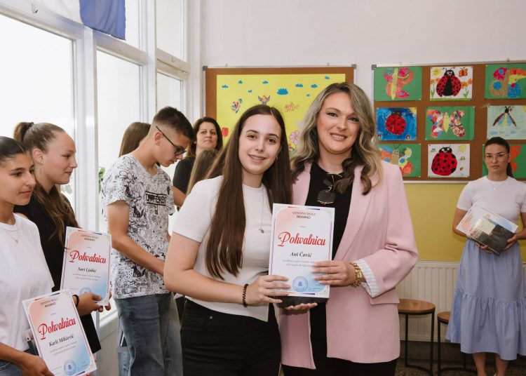 Dan škole u Biogracima obilježen svečanim programom i dodjelom priznanja