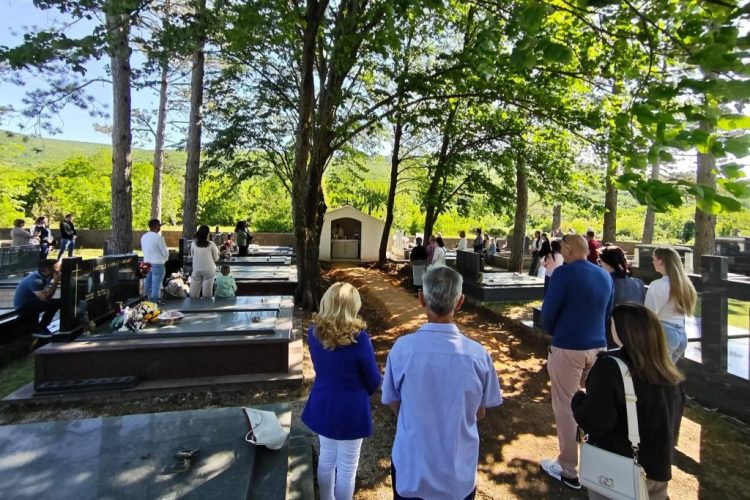 Na groblju u Provu kod Širokog Brijega: Misa u Mostarskom Gracu
