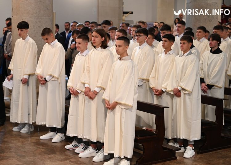 Svečano u Širokom Brijegu: 234 mladih primilo sakramenat Svete potvrde