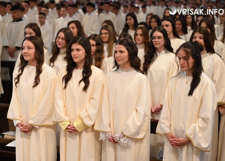 Svečano u Širokom Brijegu: 234 mladih primilo sakramenat Svete potvrde