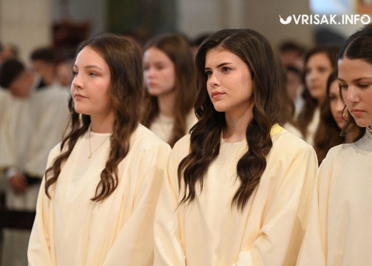 Svečano u Širokom Brijegu: 234 mladih primilo sakramenat Svete potvrde