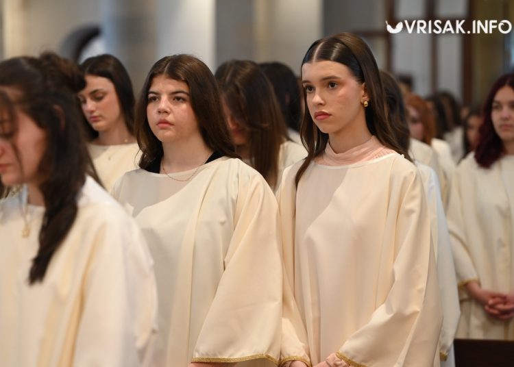 Svečano u Širokom Brijegu: 234 mladih primilo sakramenat Svete potvrde