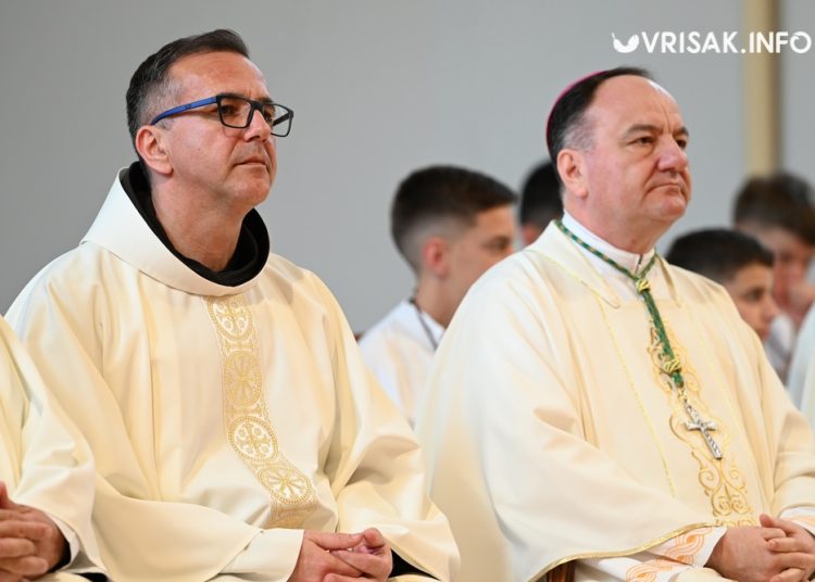 Svečano u Širokom Brijegu: 234 mladih primilo sakramenat Svete potvrde