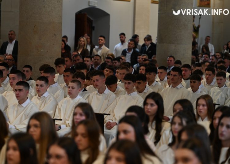 Svečano u Širokom Brijegu: 234 mladih primilo sakramenat Svete potvrde