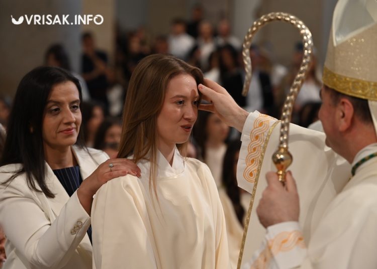 Svečano u Širokom Brijegu: 234 mladih primilo sakramenat Svete potvrde