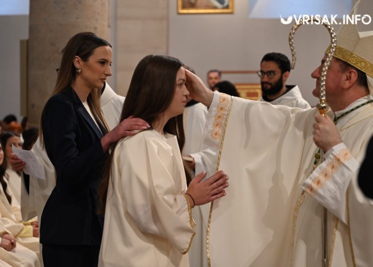 Svečano u Širokom Brijegu: 234 mladih primilo sakramenat Svete potvrde