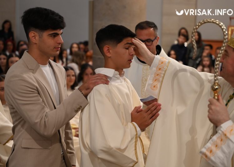 Svečano u Širokom Brijegu: 234 mladih primilo sakramenat Svete potvrde