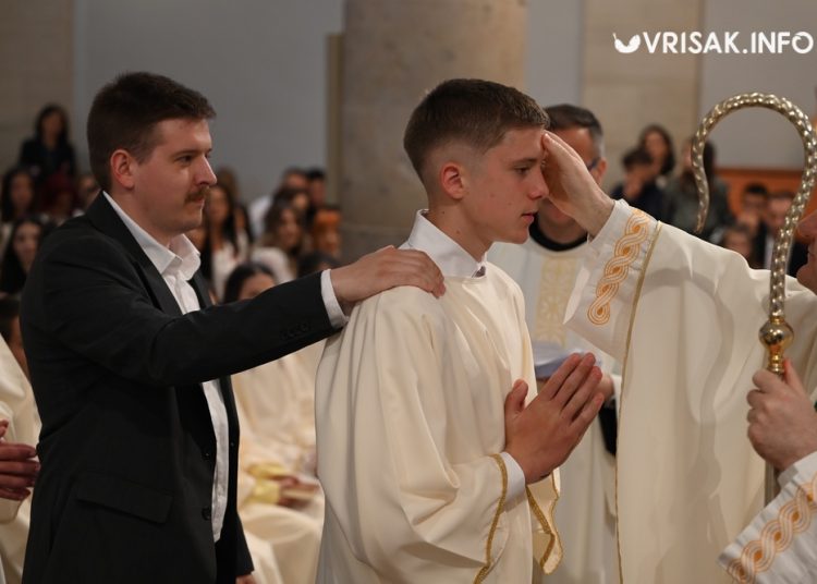 Svečano u Širokom Brijegu: 234 mladih primilo sakramenat Svete potvrde