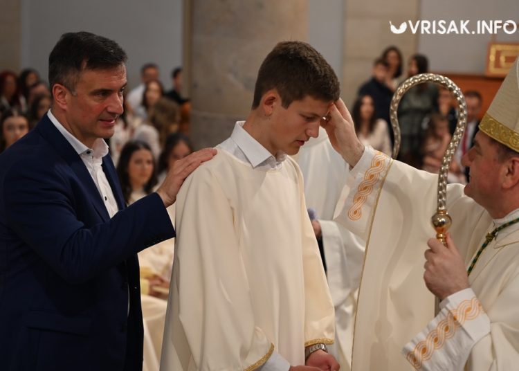 Svečano u Širokom Brijegu: 234 mladih primilo sakramenat Svete potvrde