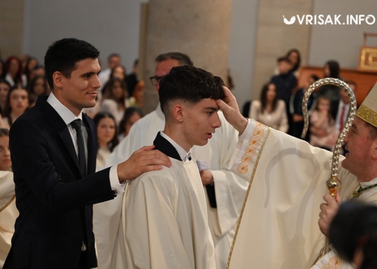 Svečano u Širokom Brijegu: 234 mladih primilo sakramenat Svete potvrde