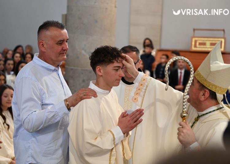 Svečano u Širokom Brijegu: 234 mladih primilo sakramenat Svete potvrde