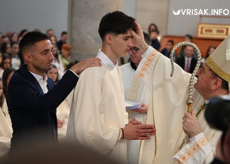 Svečano u Širokom Brijegu: 234 mladih primilo sakramenat Svete potvrde