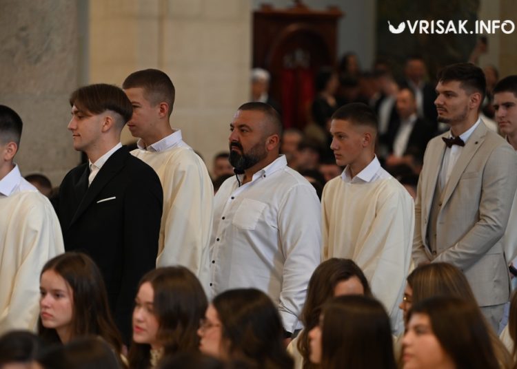 Svečano u Širokom Brijegu: 234 mladih primilo sakramenat Svete potvrde