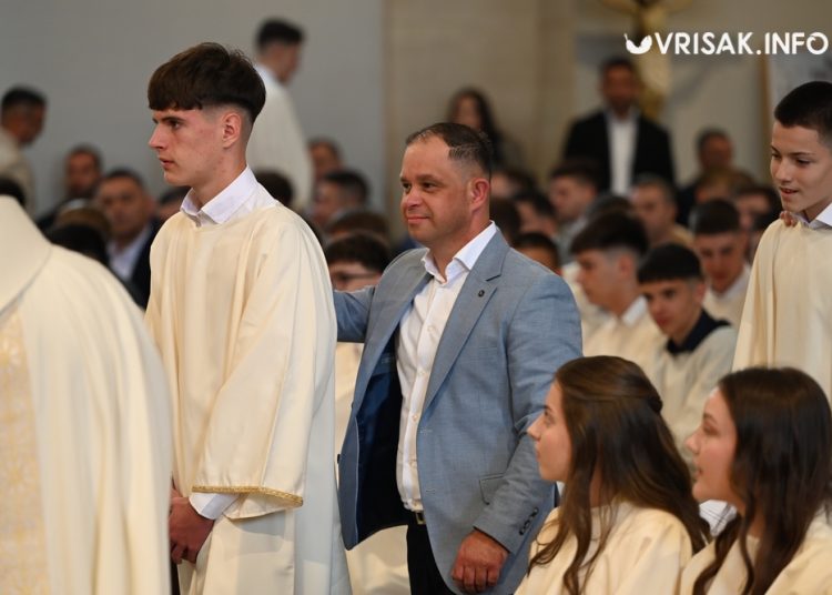 Svečano u Širokom Brijegu: 234 mladih primilo sakramenat Svete potvrde