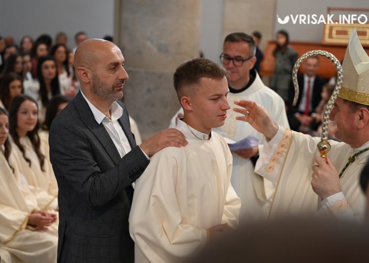 Svečano u Širokom Brijegu: 234 mladih primilo sakramenat Svete potvrde