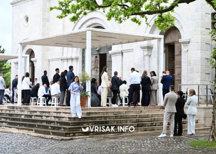 Svečano u Širokom Brijegu: 234 mladih primilo sakramenat Svete potvrde