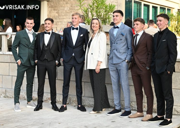 Široki Brijeg: Svečana matura Gimnazije fra Dominika Mandića