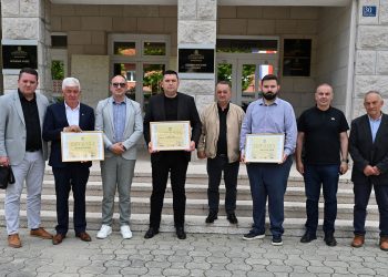Crveni kriz Posušje ugostio predstavnike CK ŽZH i FBiH, sastali se i s načelnikom Begićem