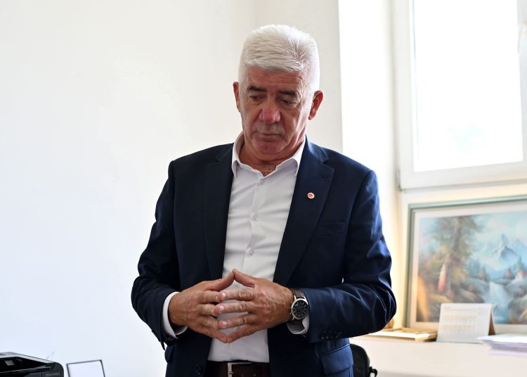 Crveni kriz Posušje ugostio predstavnike CK ŽZH i FBiH, sastali se i s načelnikom Begićem