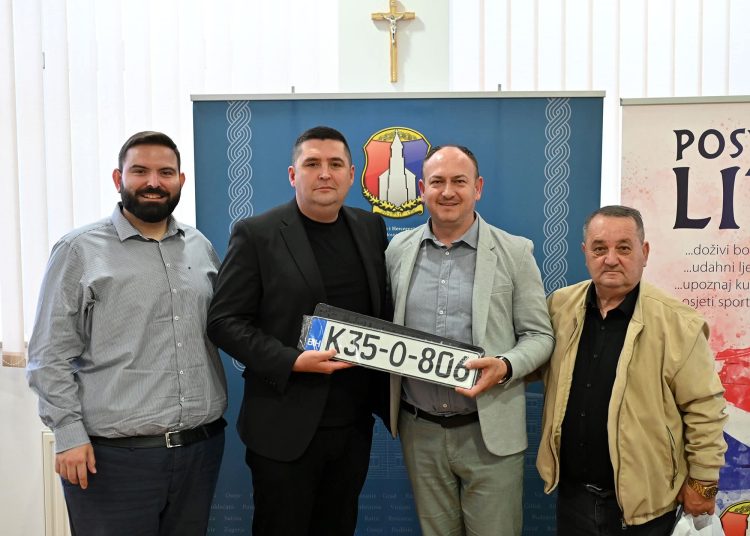 Crveni kriz Posušje ugostio predstavnike CK ŽZH i FBiH, sastali se i s načelnikom Begićem