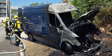 Požar na vozilu u Neumu, brza reakcija vatrogasaca spriječila širenje vatre