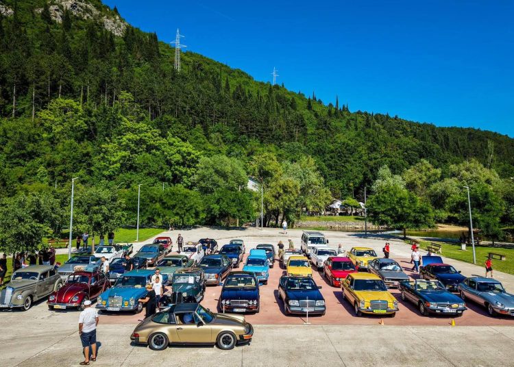 Široki Brijeg: Dan ispunjen vrhunskim oldtimerima, odličnim društvom i sjajnom atmosferom!