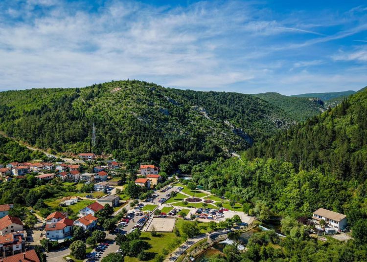 Široki Brijeg: Dan ispunjen vrhunskim oldtimerima, odličnim društvom i sjajnom atmosferom!