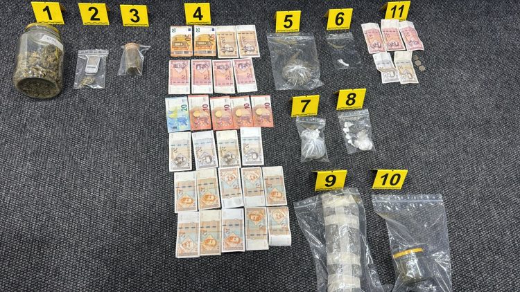 Policija u Prozoru-Rami uhitila muškarca i pronašla drogu, vagu i novac tijekom pretresa kuće