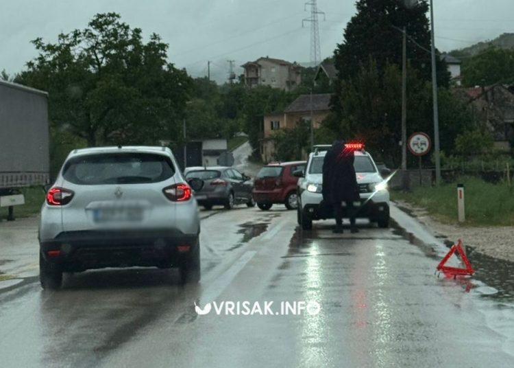 Prometna nezgoda u Dobriču kod Širokog Brijega, promet se odvija jednom trakom