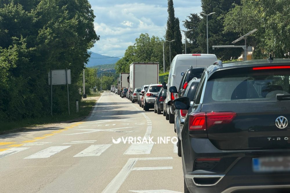Gužve na granicama BiH: Kolone na ulazu u Hrvatsku i izlazu