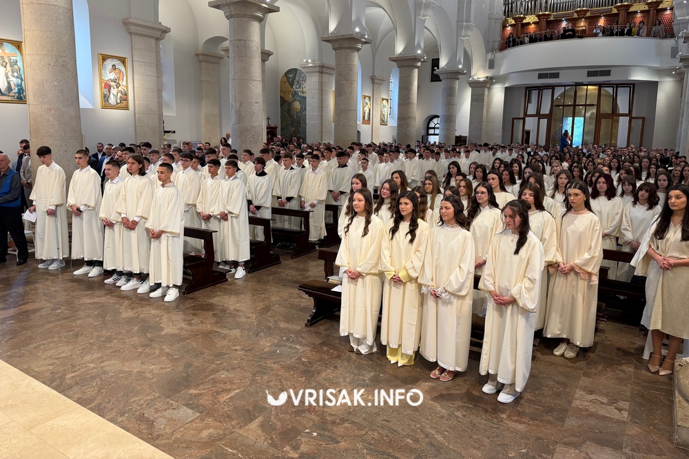 Svečano u Širokom Brijegu: 234 mladih primilo sakramenat Svete potvrde