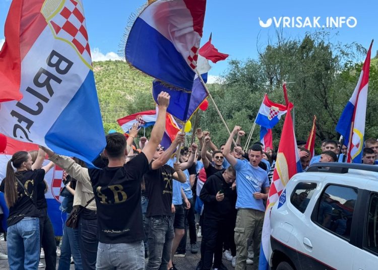 Široki Brijeg: Automatska puška u gepeku i droga u centru grada, policija imala dvije akcije u jednoj noći