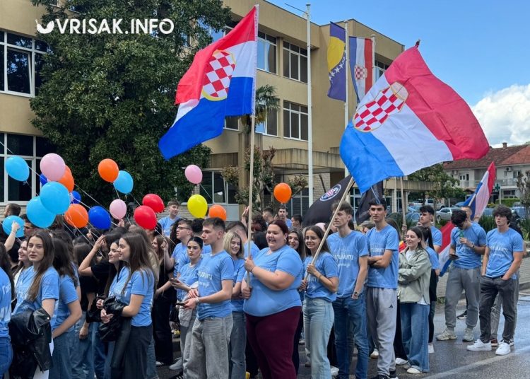 Široki Brijeg: Automatska puška u gepeku i droga u centru grada, policija imala dvije akcije u jednoj noći