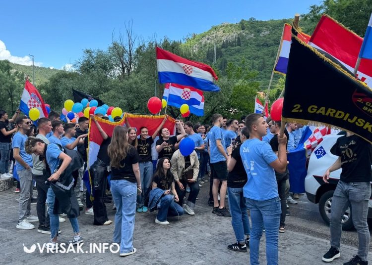 Široki Brijeg: Automatska puška u gepeku i droga u centru grada, policija imala dvije akcije u jednoj noći