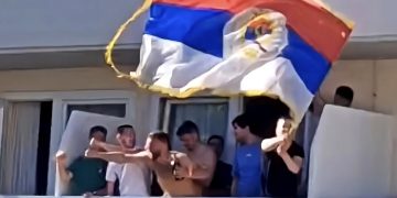 Na balkonu u Istri mahao zastavom Republike Srpske: Protjeran je iz Hrvatske
